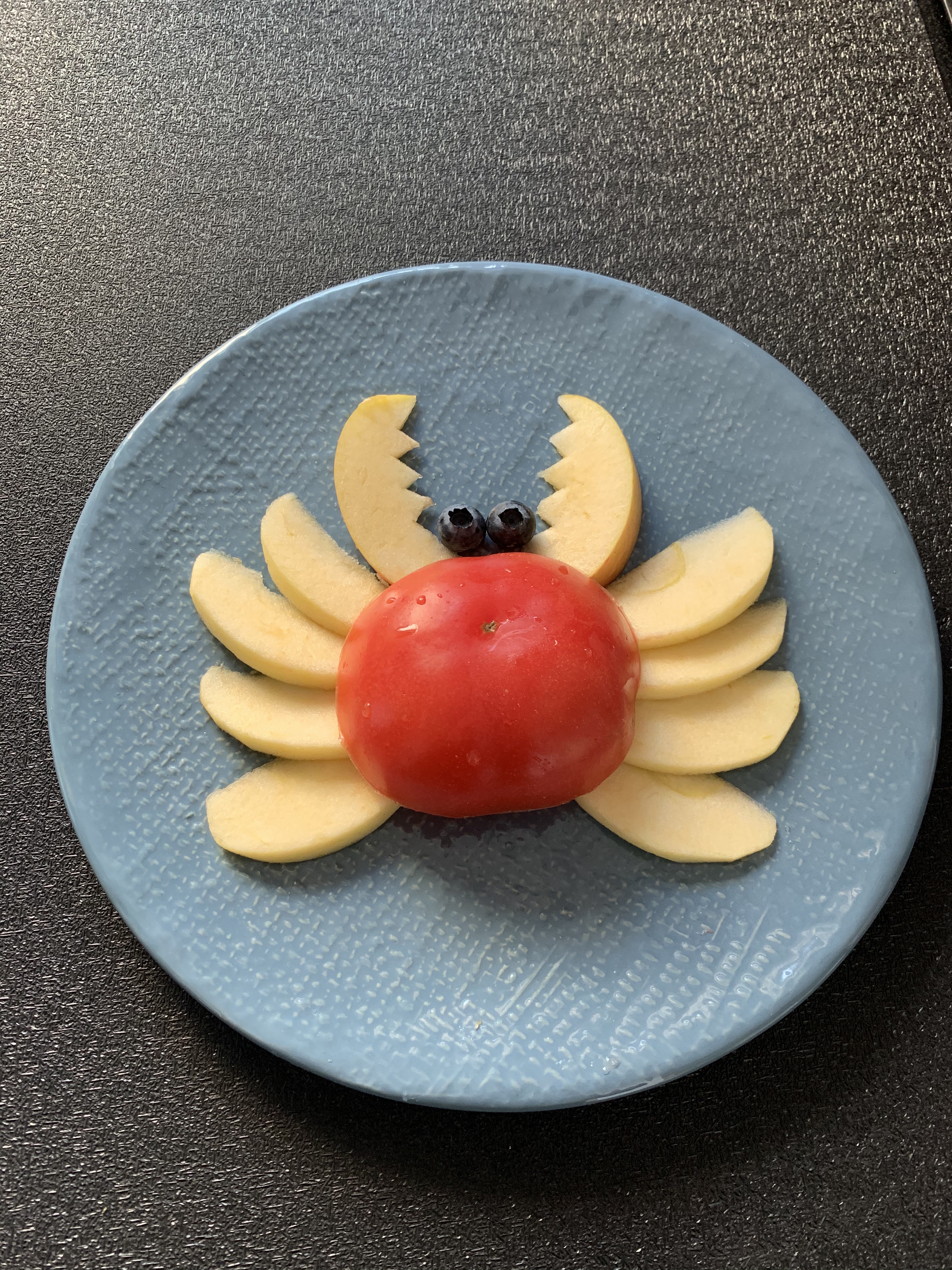 果盘水果拼盘苹果螃蟹