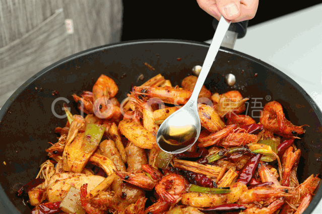 香飘十里的麻辣香锅-家常菜谱做法-美食癖