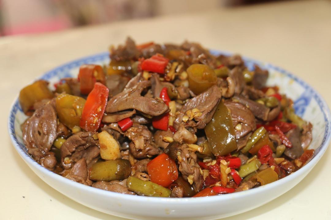 酸辣椒炒鸭杂